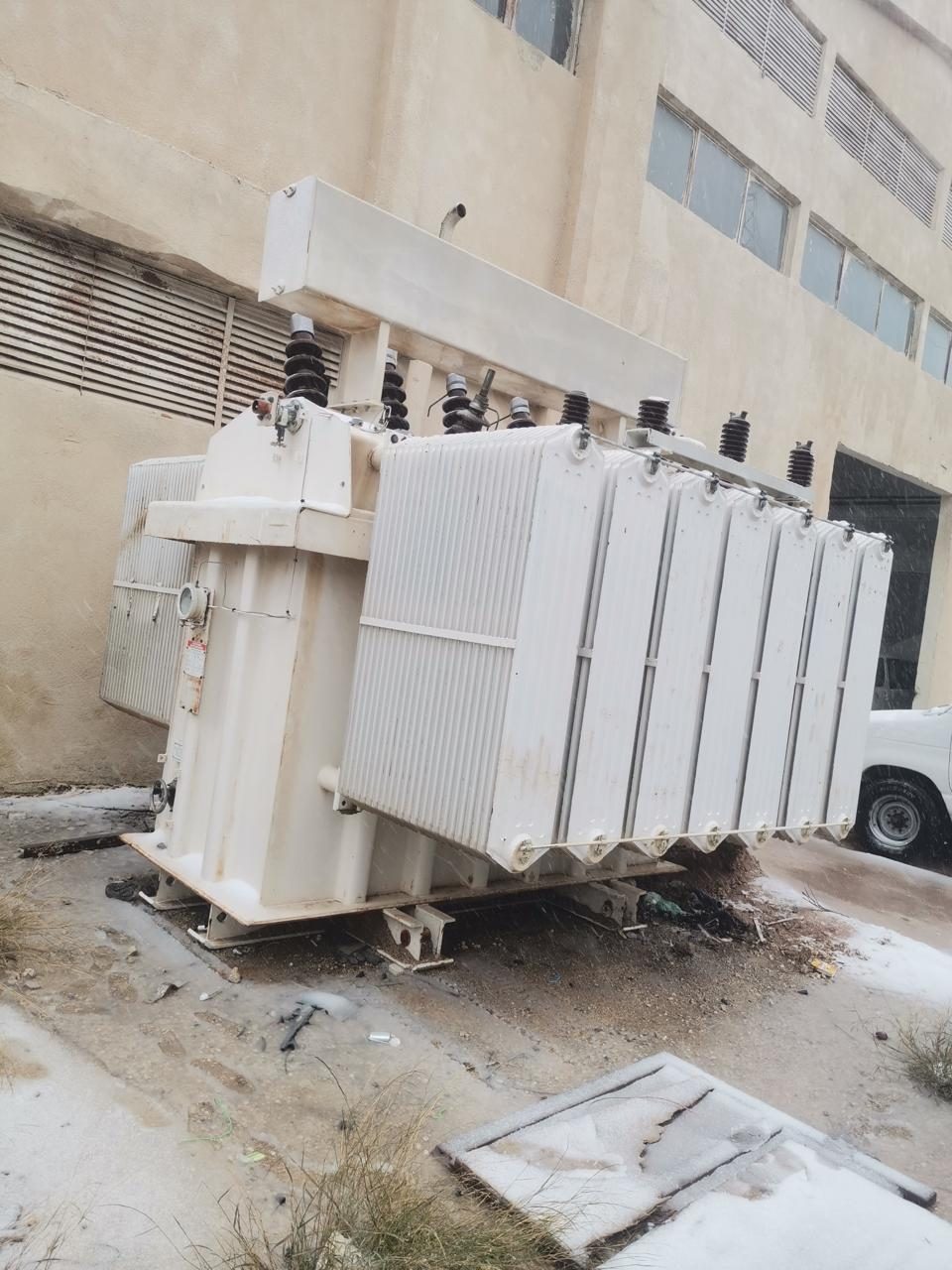 المعدات والمحوّلات الكهربائية